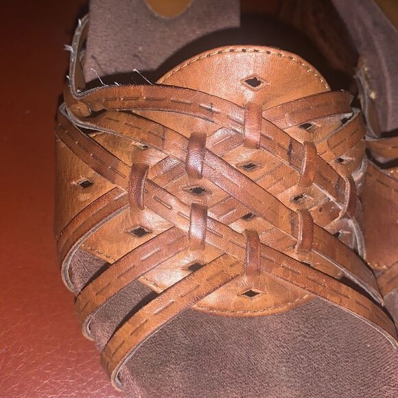 Woman’s size 7 wedges  - Picture 3 of 8